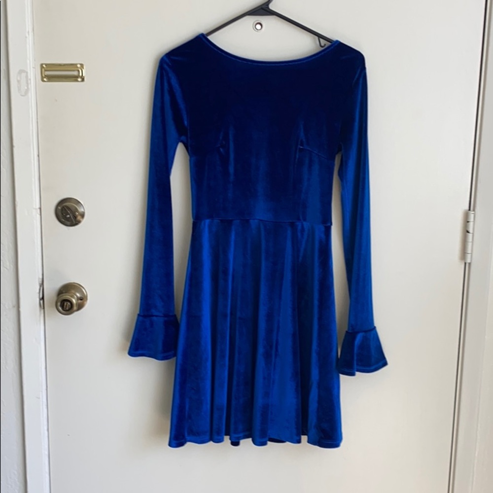 ASOS blue velvet scoop back dress.💸💸
